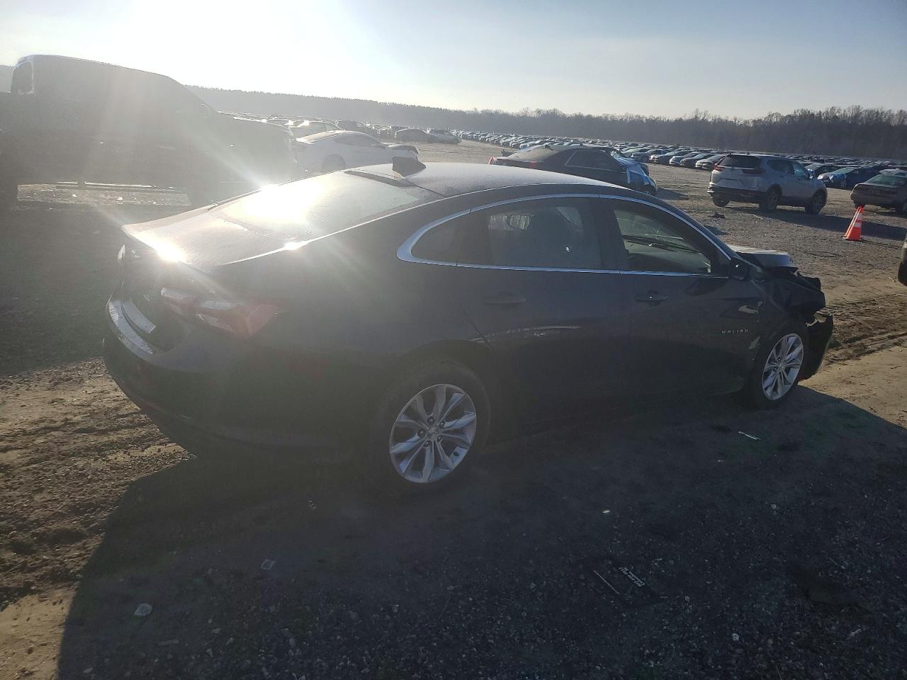 2022 CHEVROLET MALIBU LT photo 3