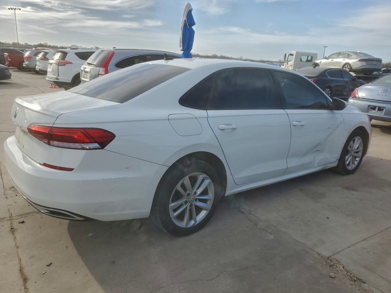 2021 VOLKSWAGEN PASSAT S photo 3