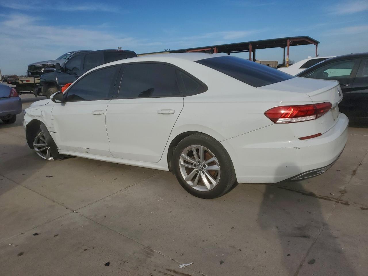 2021 VOLKSWAGEN PASSAT S photo 2