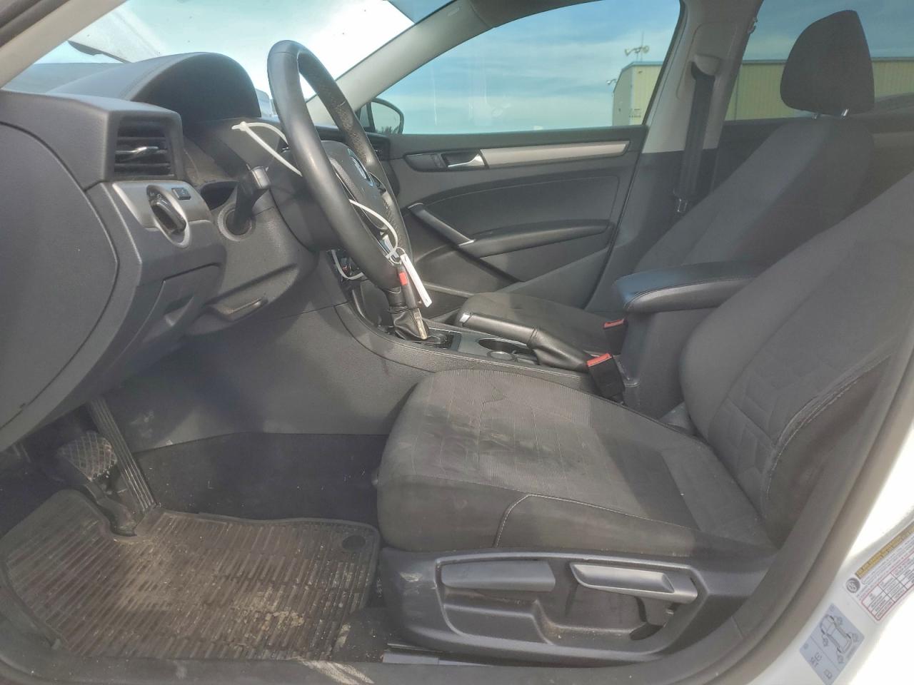 2021 VOLKSWAGEN PASSAT S photo 7
