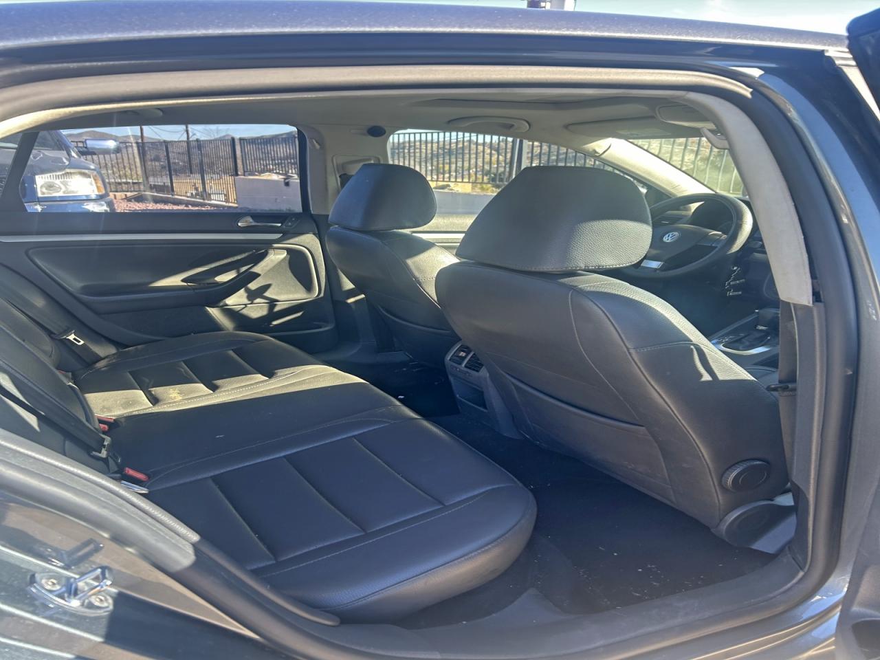 2009 VOLKSWAGEN JETTA WOLFSBURG photo 4