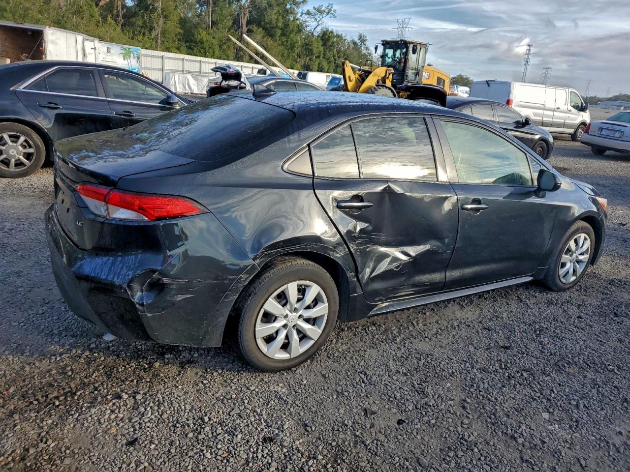 2020 TOYOTA COROLLA LE photo 3