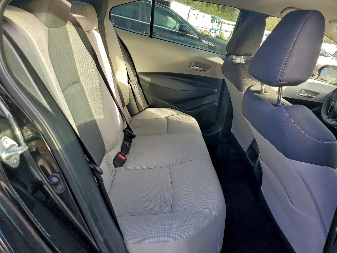 2020 TOYOTA COROLLA LE photo 10