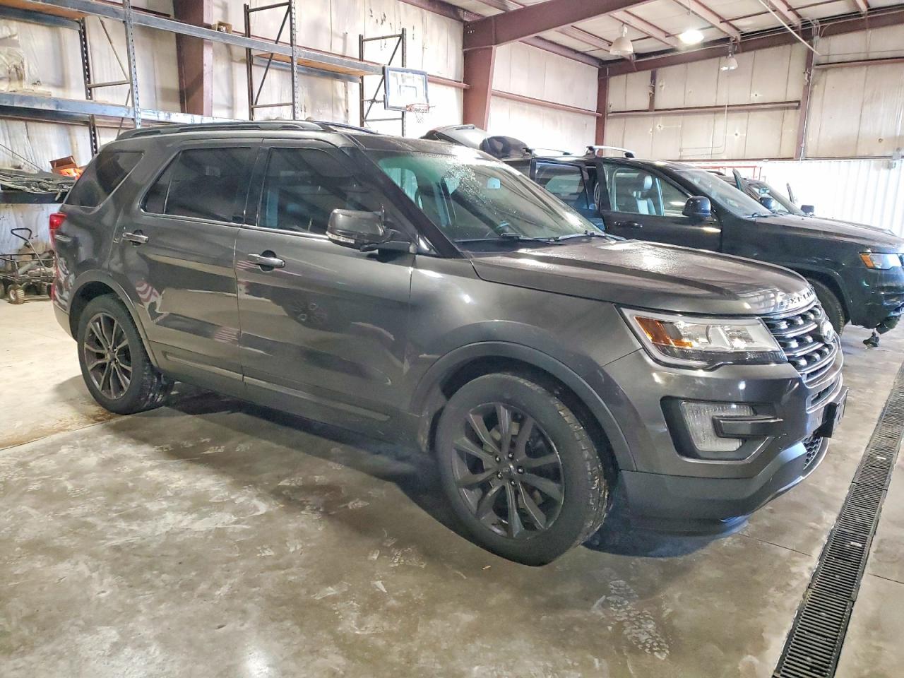 2017 FORD EXPLORER XLT photo 7