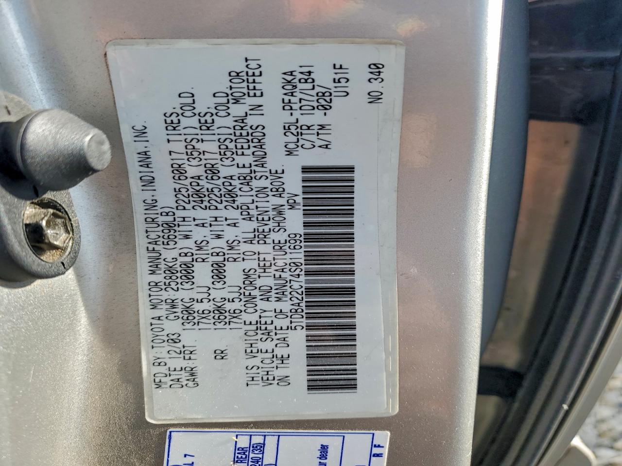 2004 TOYOTA SIENNA XLE photo 25