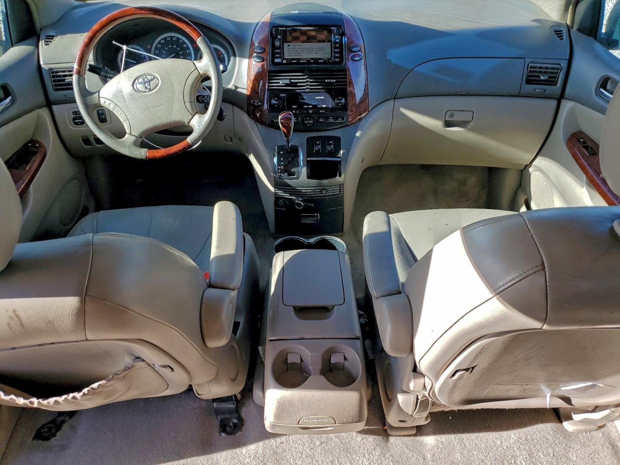 2004 TOYOTA SIENNA XLE photo 15