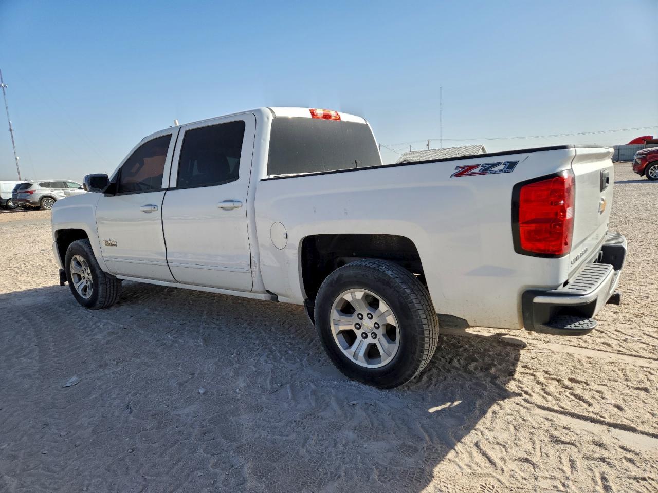 2017 CHEVROLET SILVERADO K1500 LT photo 2