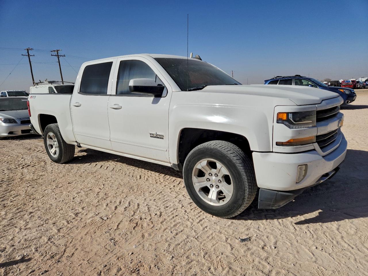 2017 CHEVROLET SILVERADO K1500 LT photo 4