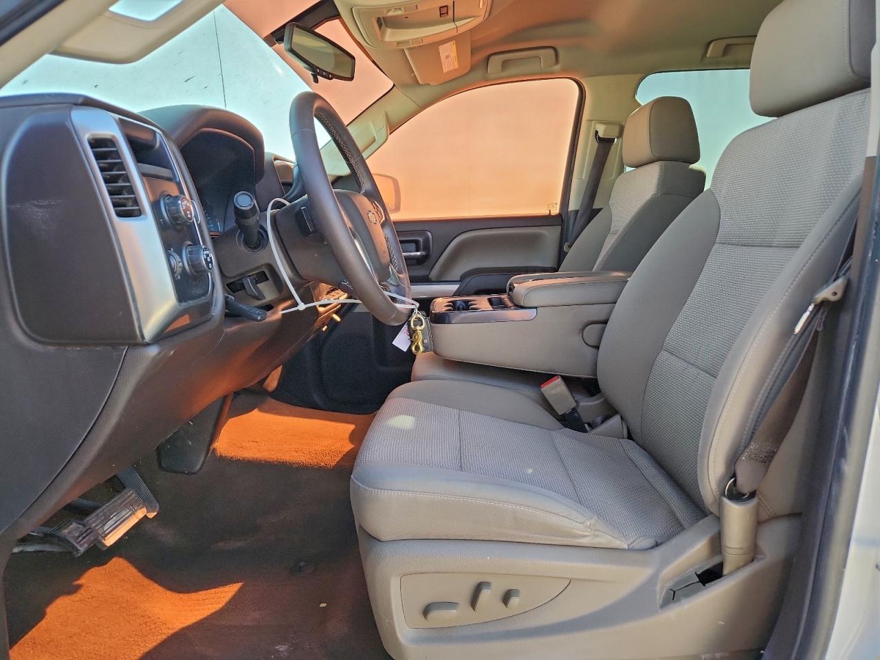2017 CHEVROLET SILVERADO K1500 LT photo 7