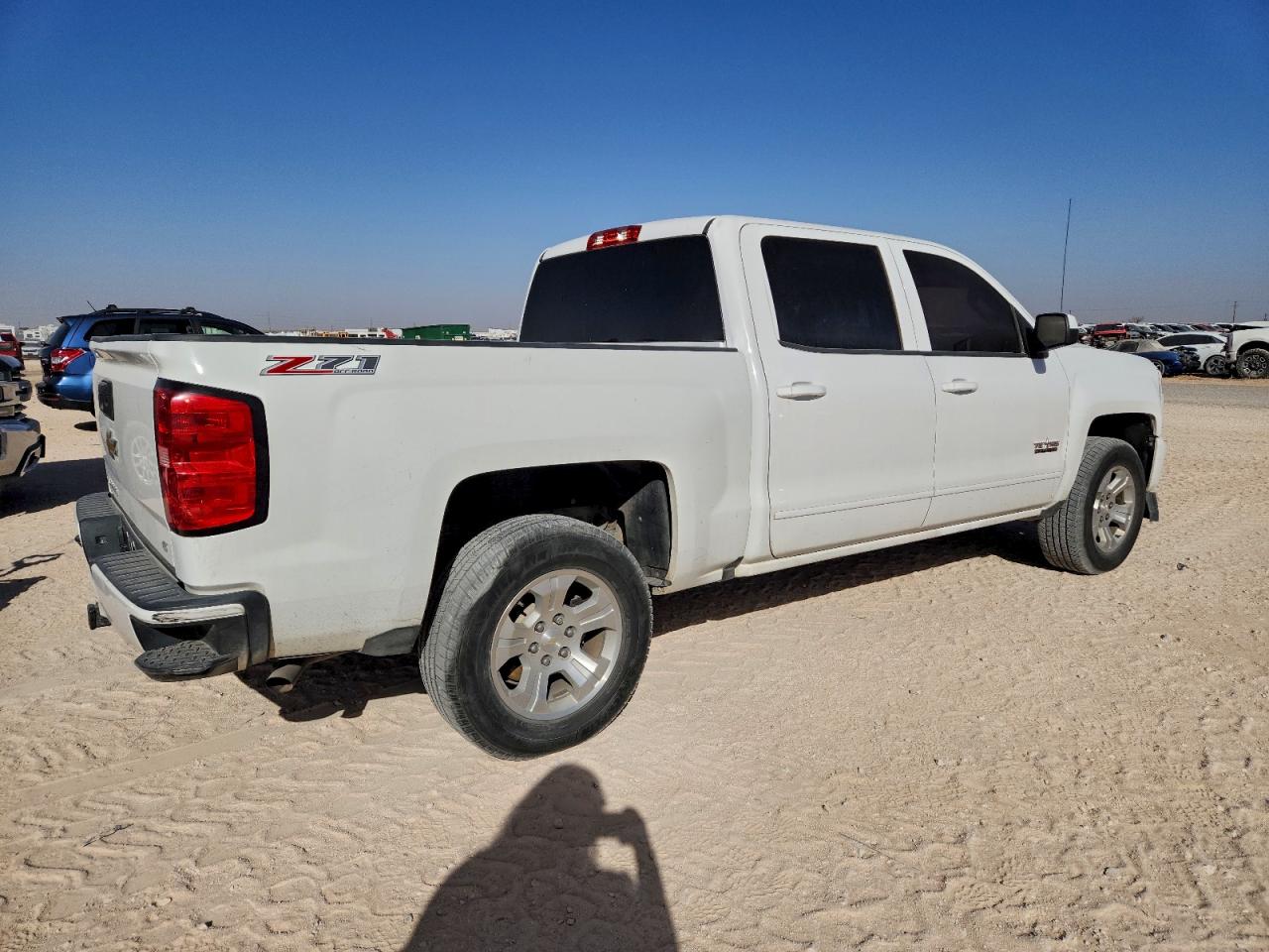 2017 CHEVROLET SILVERADO K1500 LT photo 3