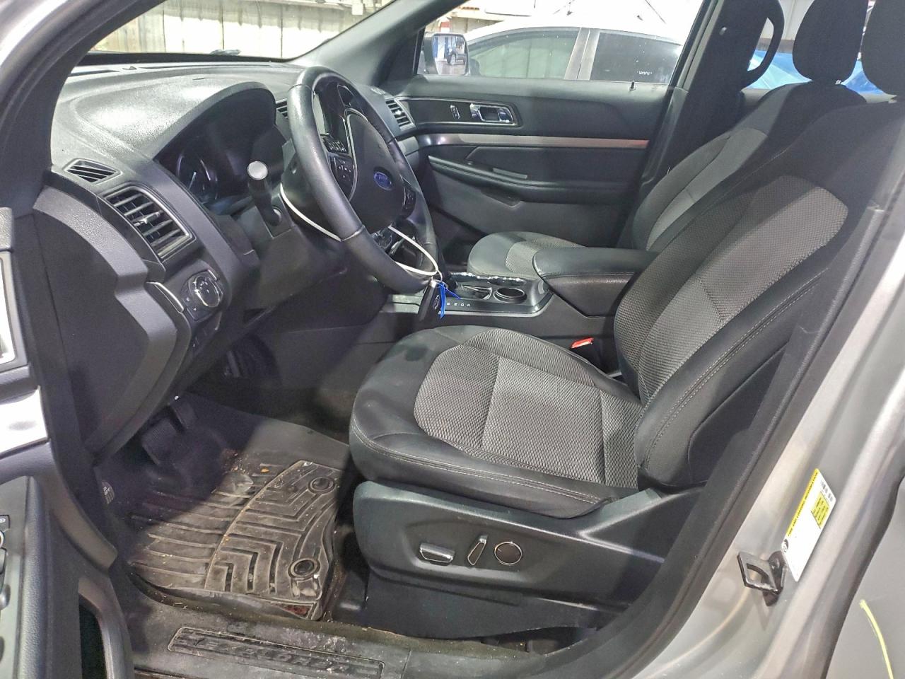 2018 FORD EXPLORER XLT photo 7