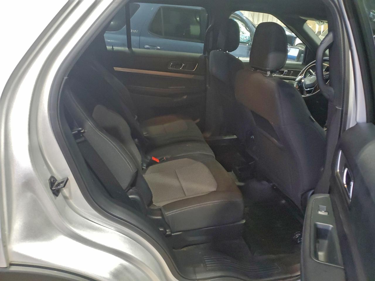 2018 FORD EXPLORER XLT photo 11