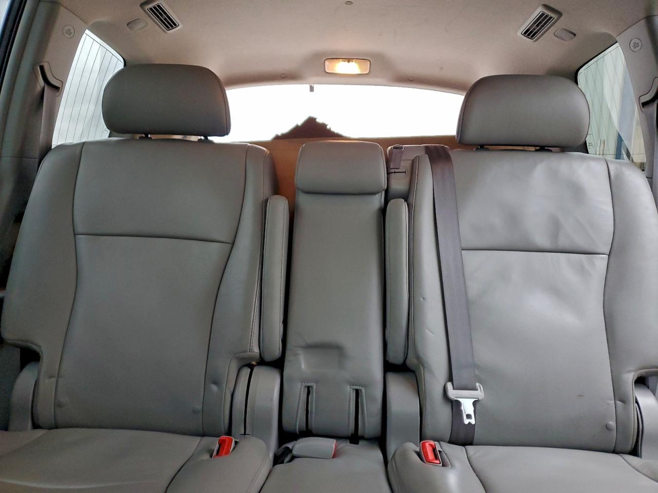 2013 TOYOTA HIGHLANDER BASE photo 10