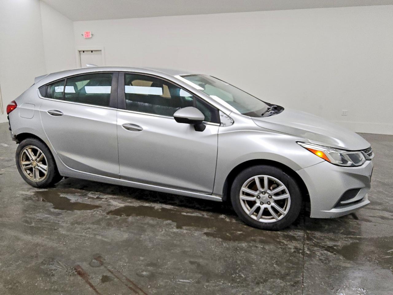 2017 CHEVROLET CRUZE LT photo 4