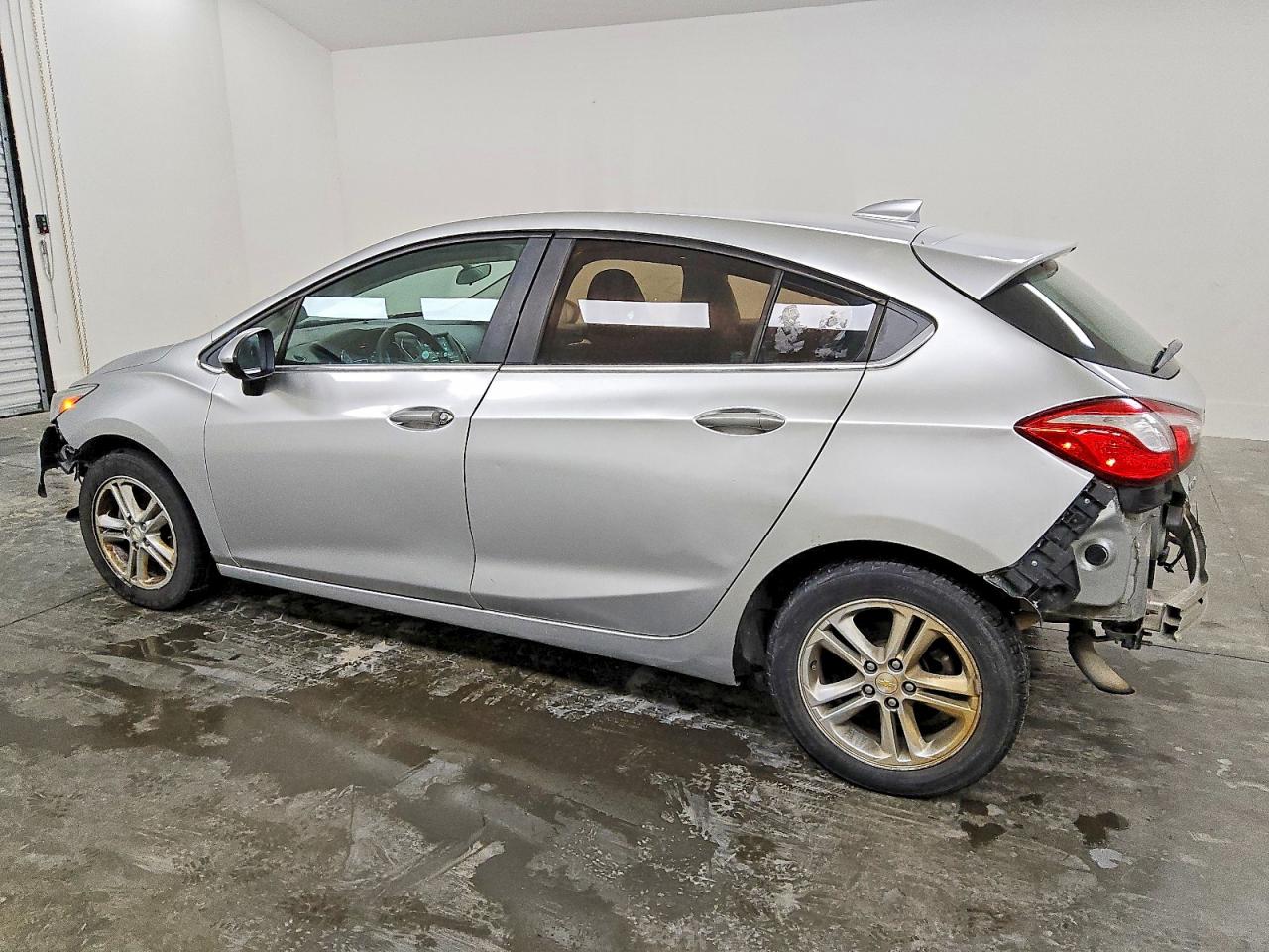 2017 CHEVROLET CRUZE LT photo 2