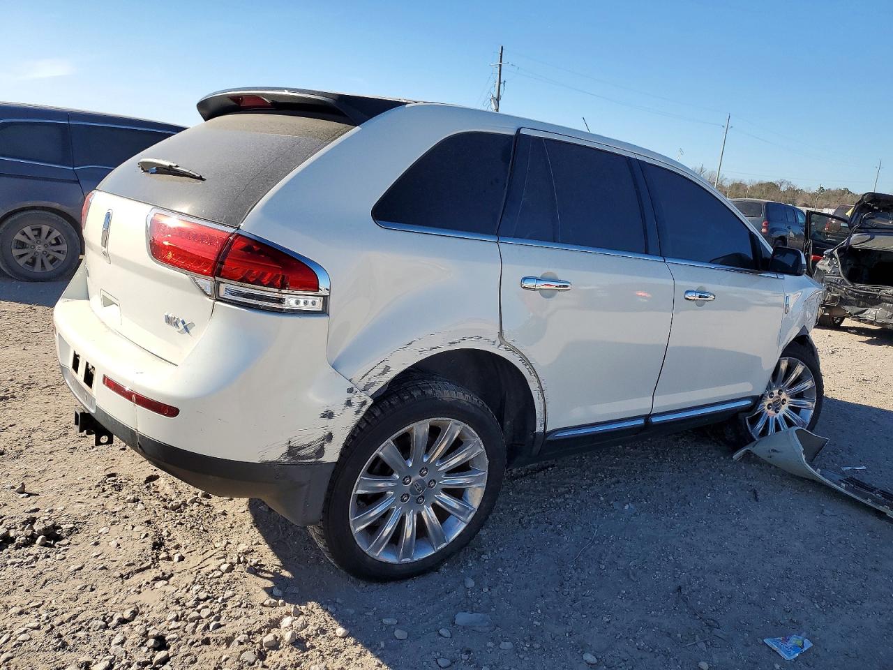 2013 LINCOLN TOWNHOUSE MKX photo 3