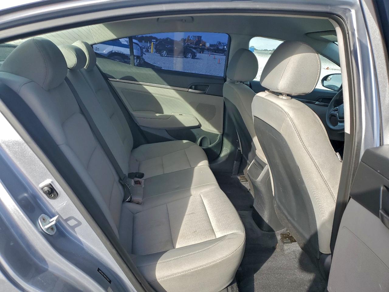 2017 HYUNDAI ELANTRA SE photo 10
