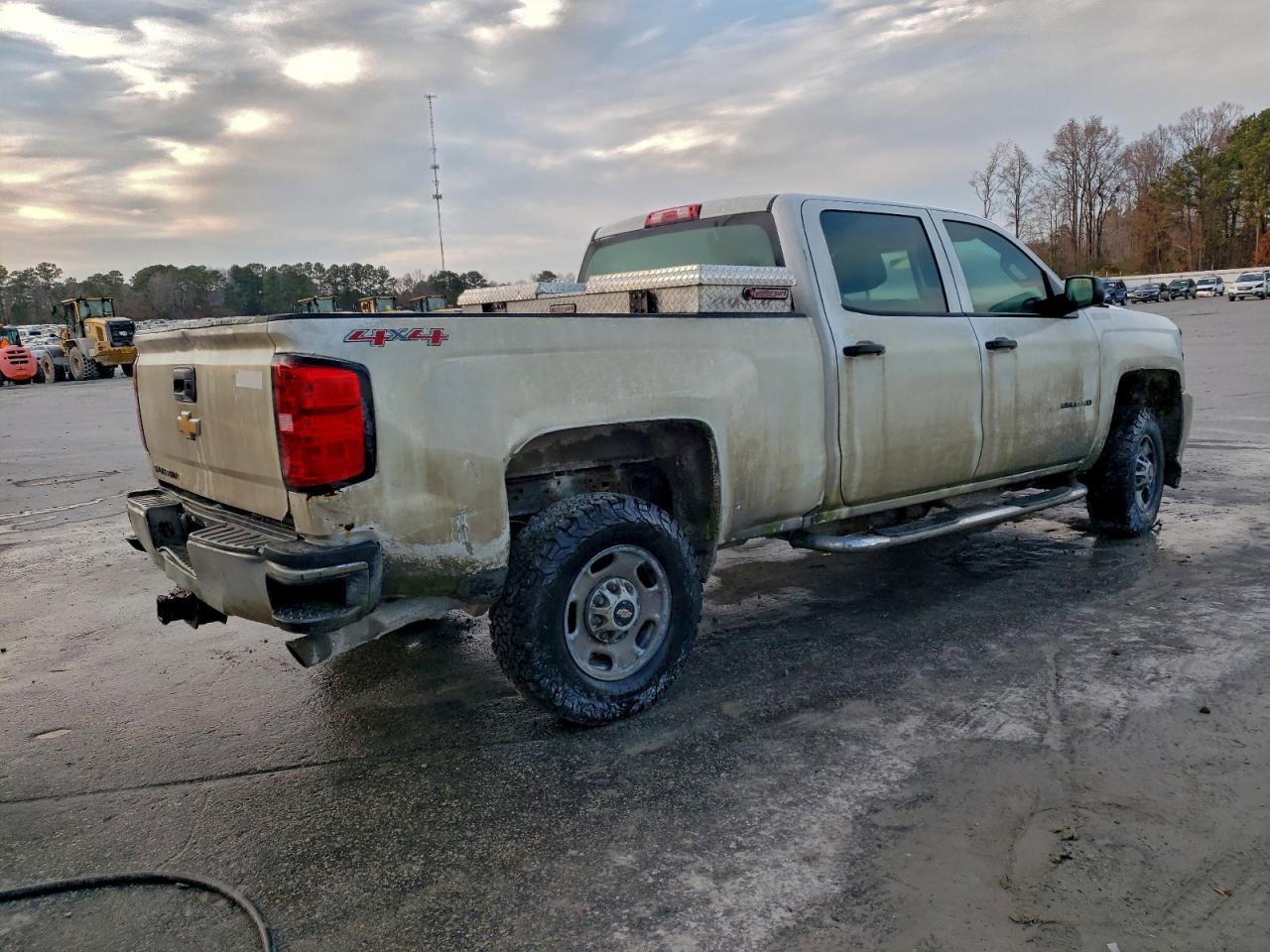 2017 CHEVROLET SILVERADO K2500 HEAVY DUTY photo 3