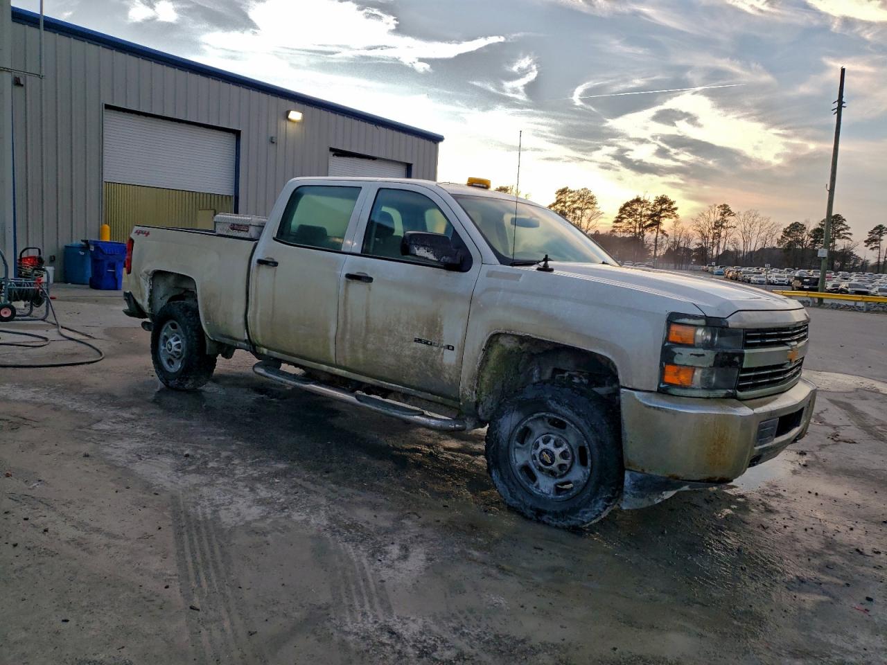 2017 CHEVROLET SILVERADO K2500 HEAVY DUTY photo 4