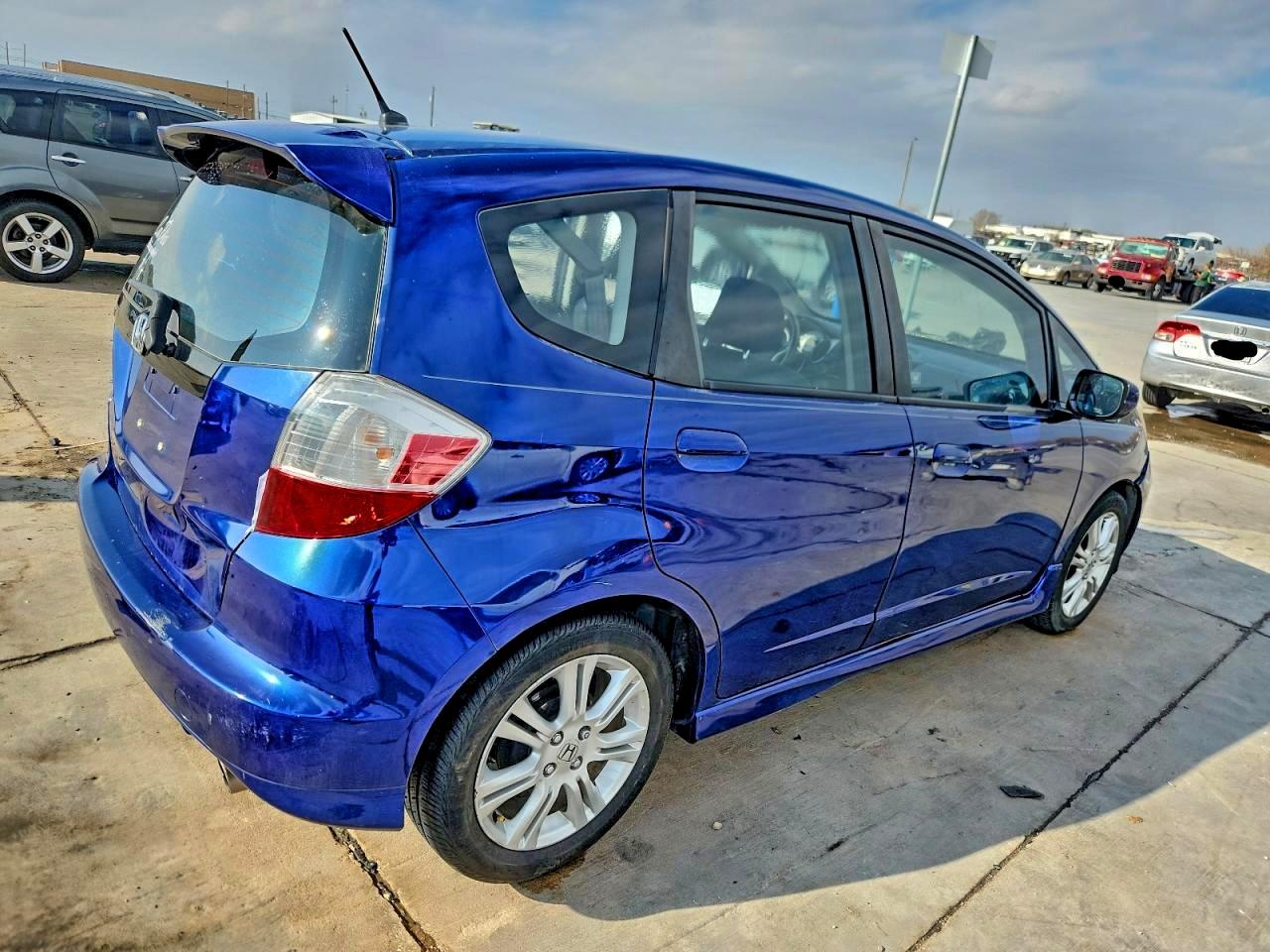 2011 HONDA FIT SPORT photo 3