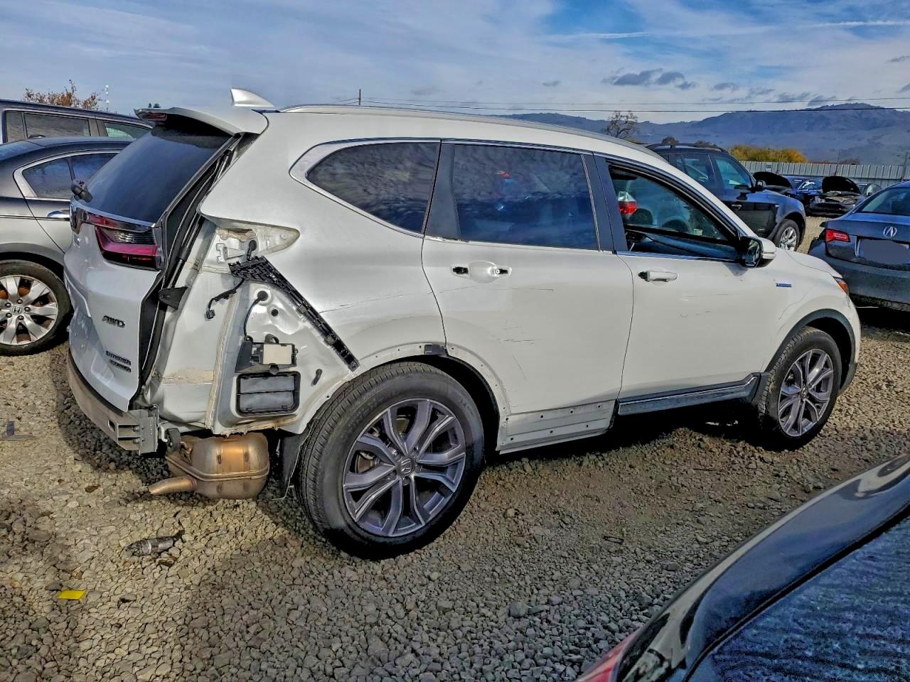 2020 HONDA CR-V TOURING photo 3
