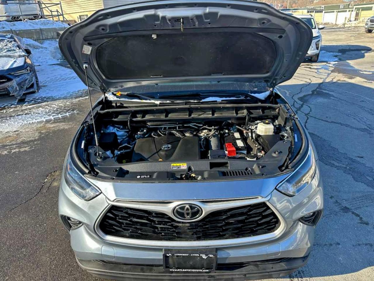 2022 TOYOTA HIGHLANDER XLE photo 8