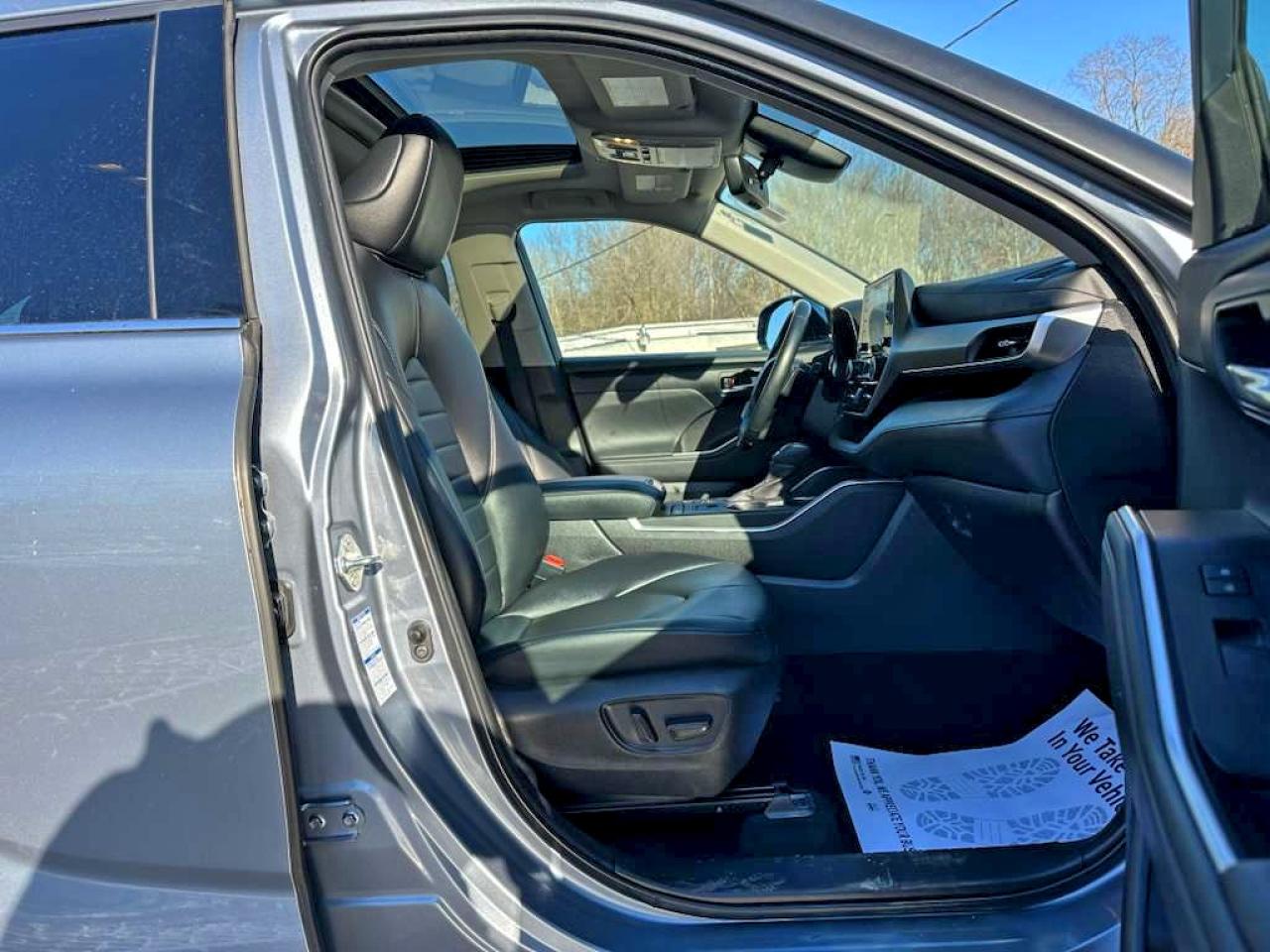 2022 TOYOTA HIGHLANDER XLE photo 5