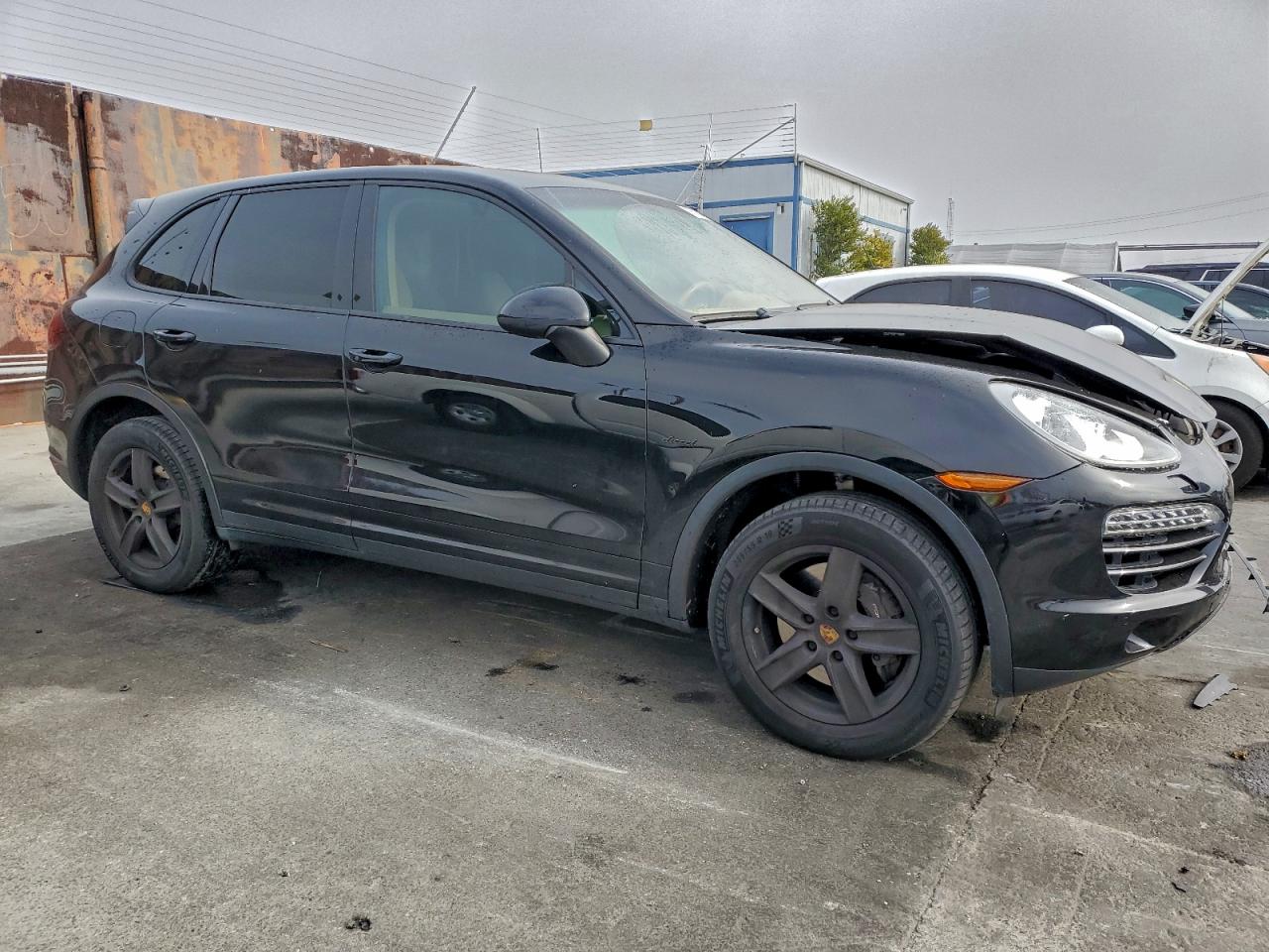 2013 PORSCHE CAYENNE photo 4