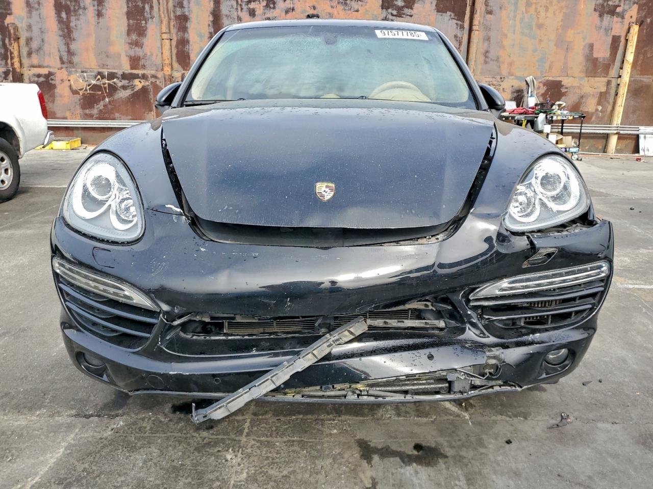 2013 PORSCHE CAYENNE photo 5