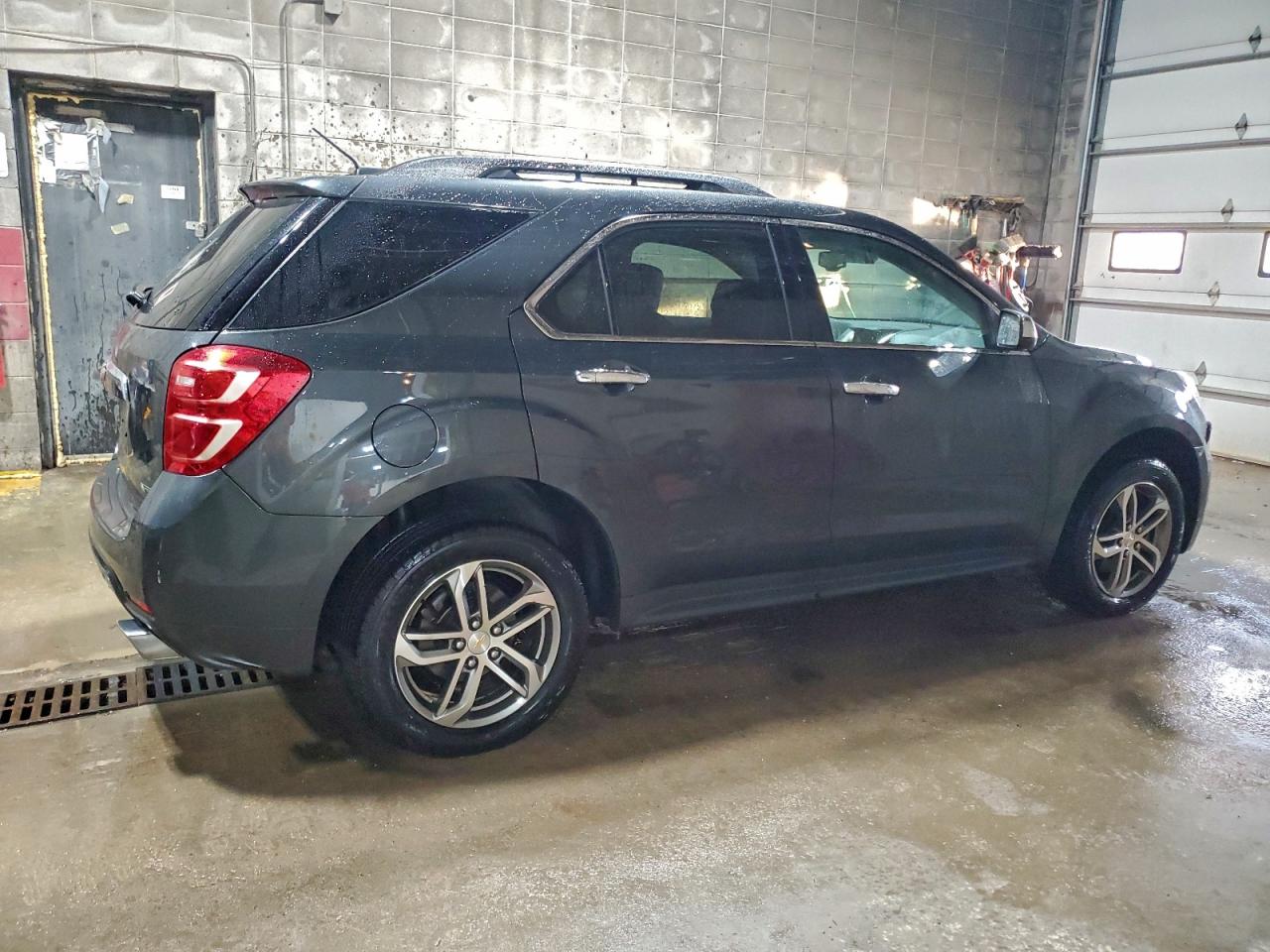 2017 CHEVROLET EQUINOX PREMIER photo 3