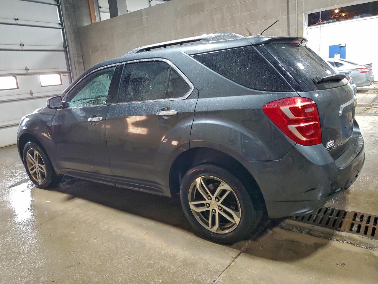 2017 CHEVROLET EQUINOX PREMIER photo 2
