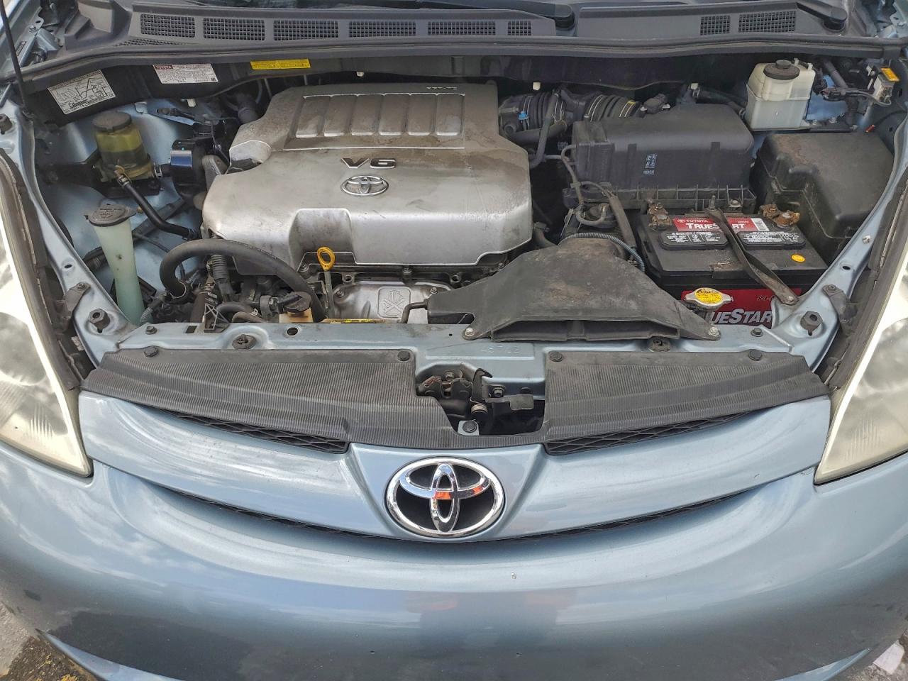 2009 TOYOTA SIENNA CE photo 12