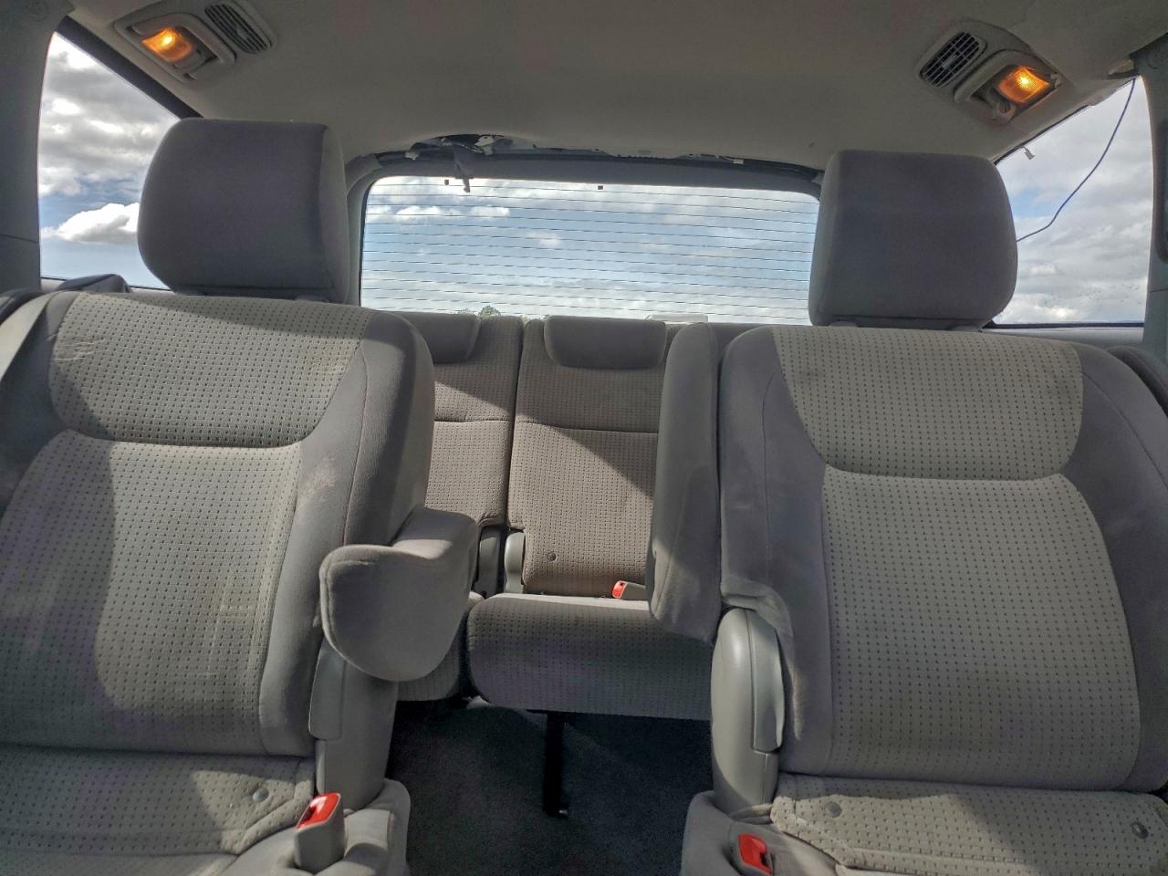 2009 TOYOTA SIENNA CE photo 10