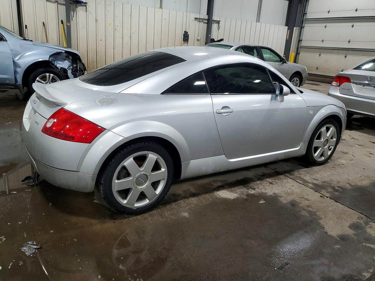 2001 AUDI TT QUATTRO photo 3