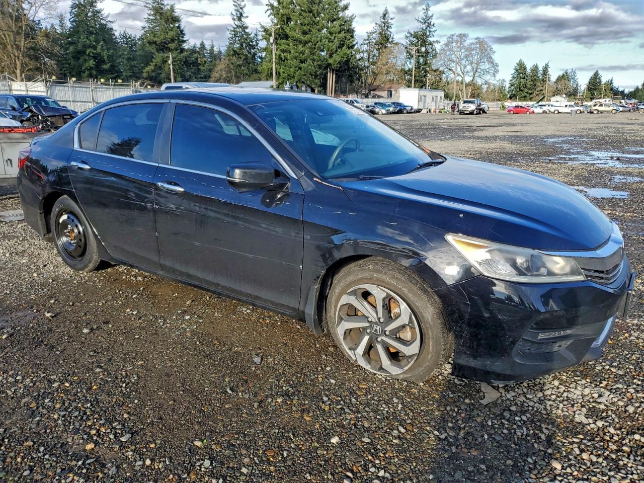 2017 HONDA ACCORD EX photo 4