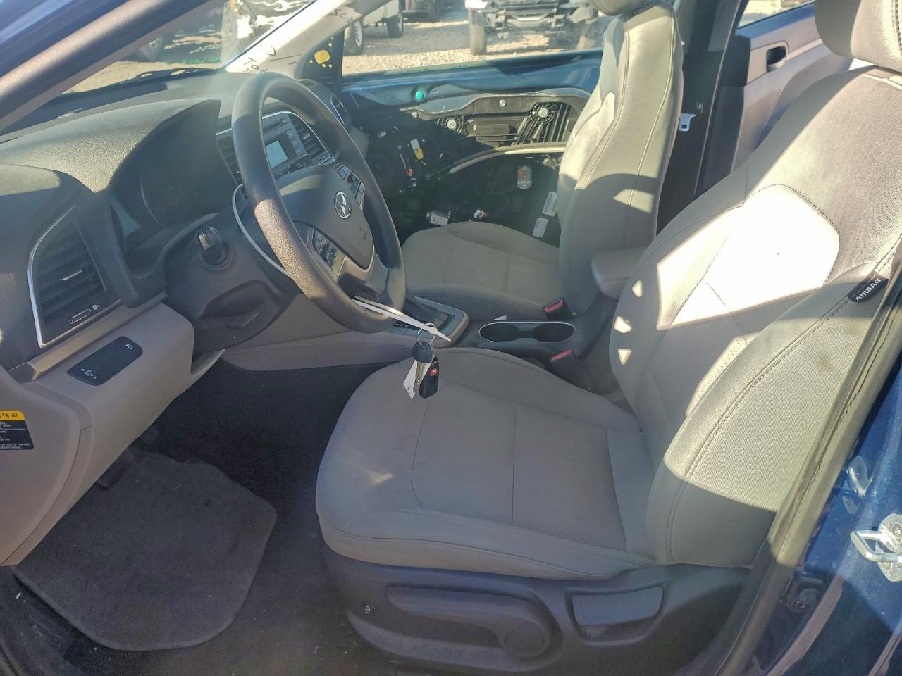 2017 HYUNDAI ELANTRA SE photo 7
