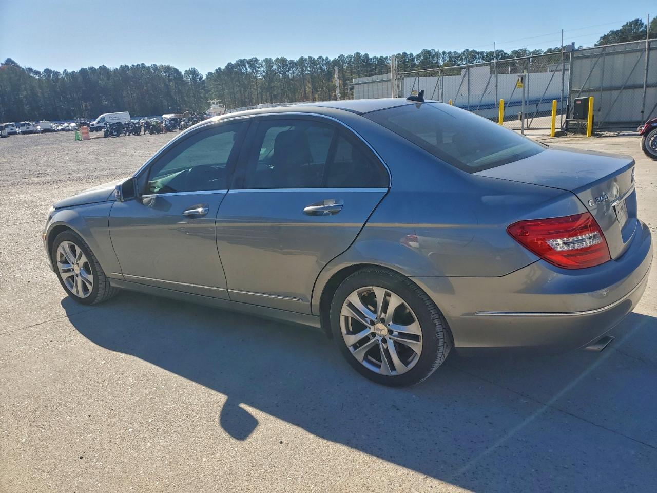 2013 MERCEDES-BENZ C 250 photo 2