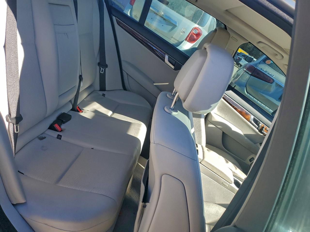 2013 MERCEDES-BENZ C 250 photo 10