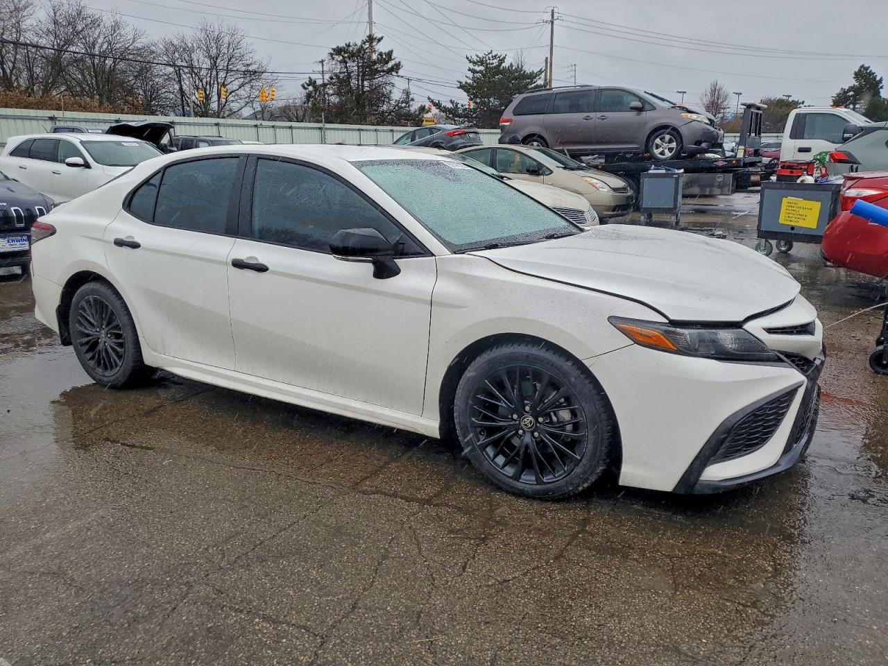 2022 TOYOTA CAMRY SE photo 4