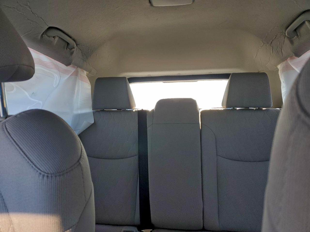 2025 TOYOTA COROLLA CROSS L photo 10