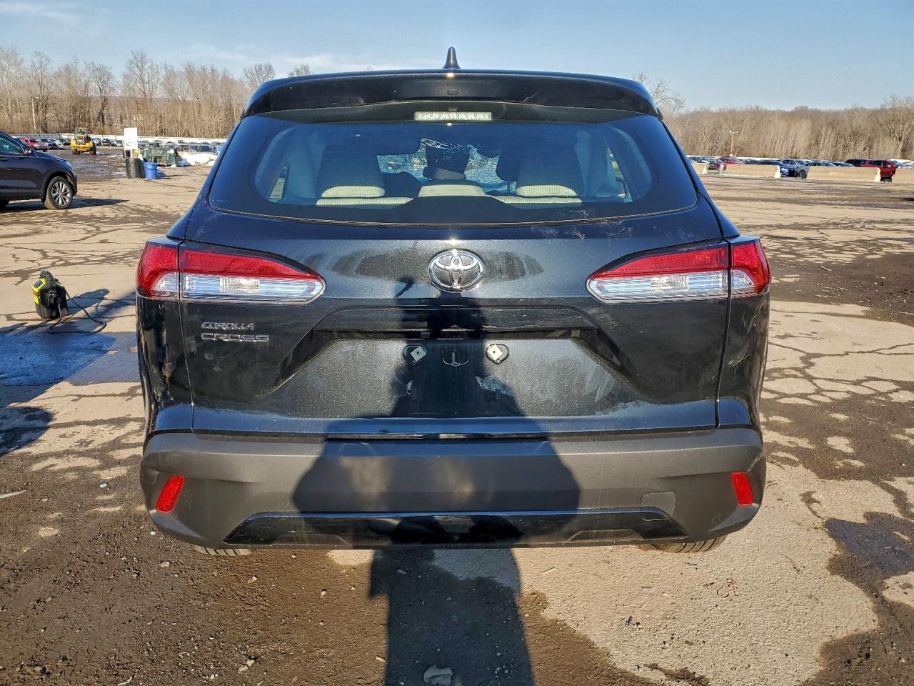 2025 TOYOTA COROLLA CROSS L photo 6