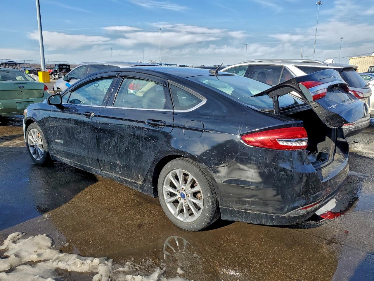 2017 FORD FUSION SE HYBRID photo 2