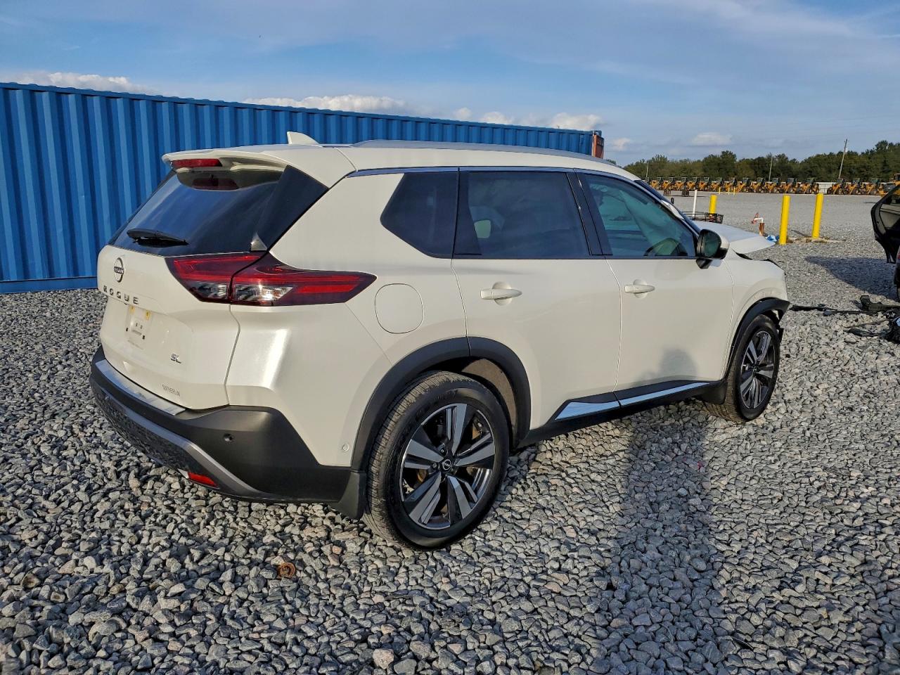 2023 NISSAN ROGUE SL photo 3