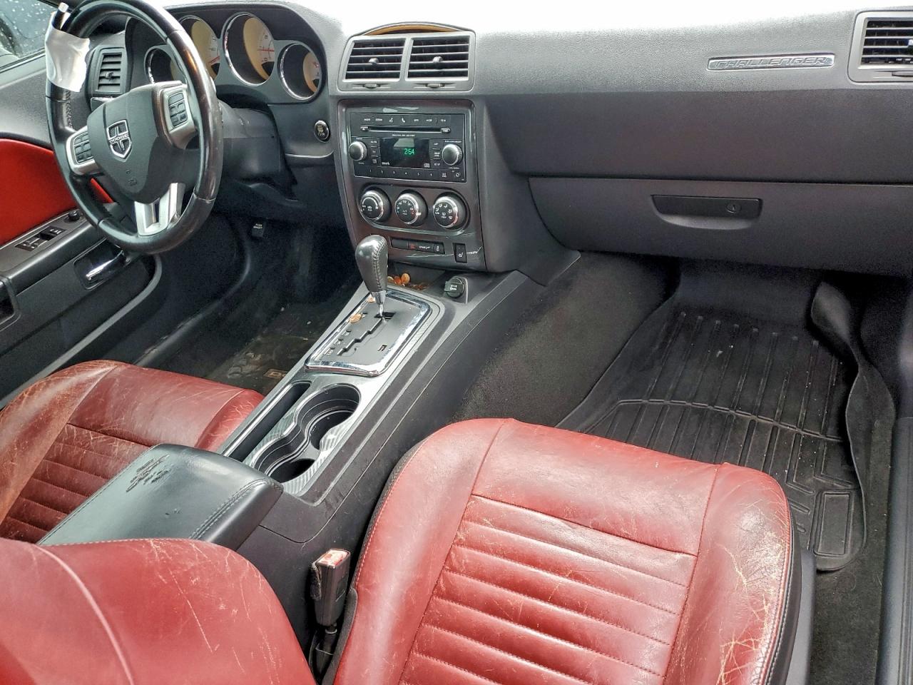 2013 DODGE CHALLENGER SXT photo 8