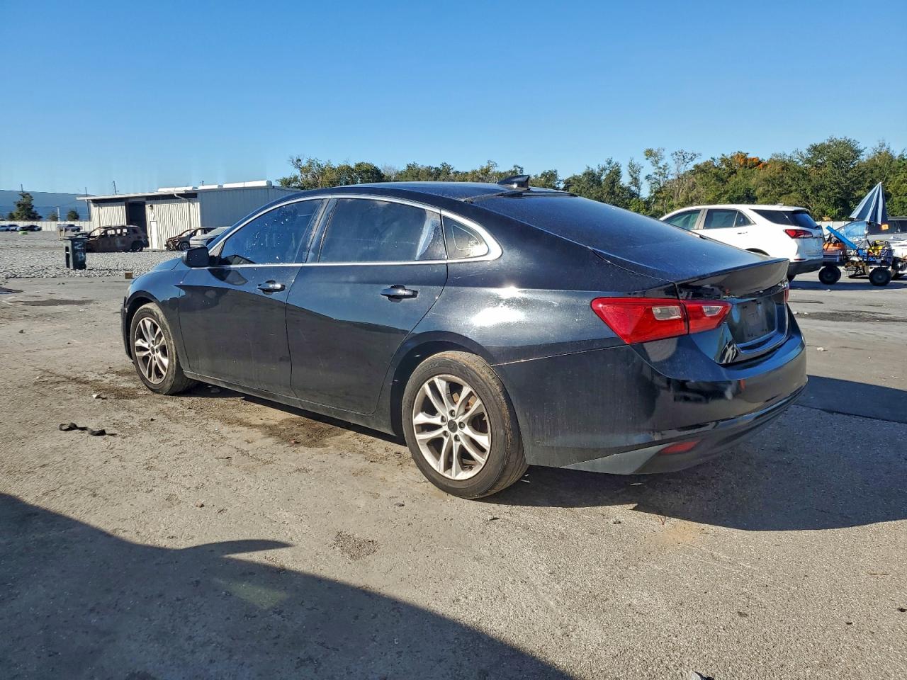 2017 CHEVROLET MALIBU LT photo 2