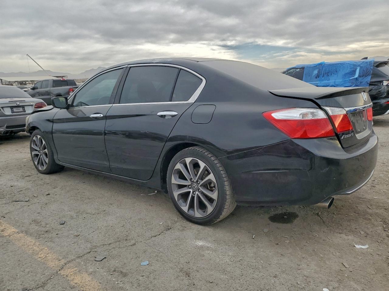 2015 HONDA ACCORD SPORT photo 2