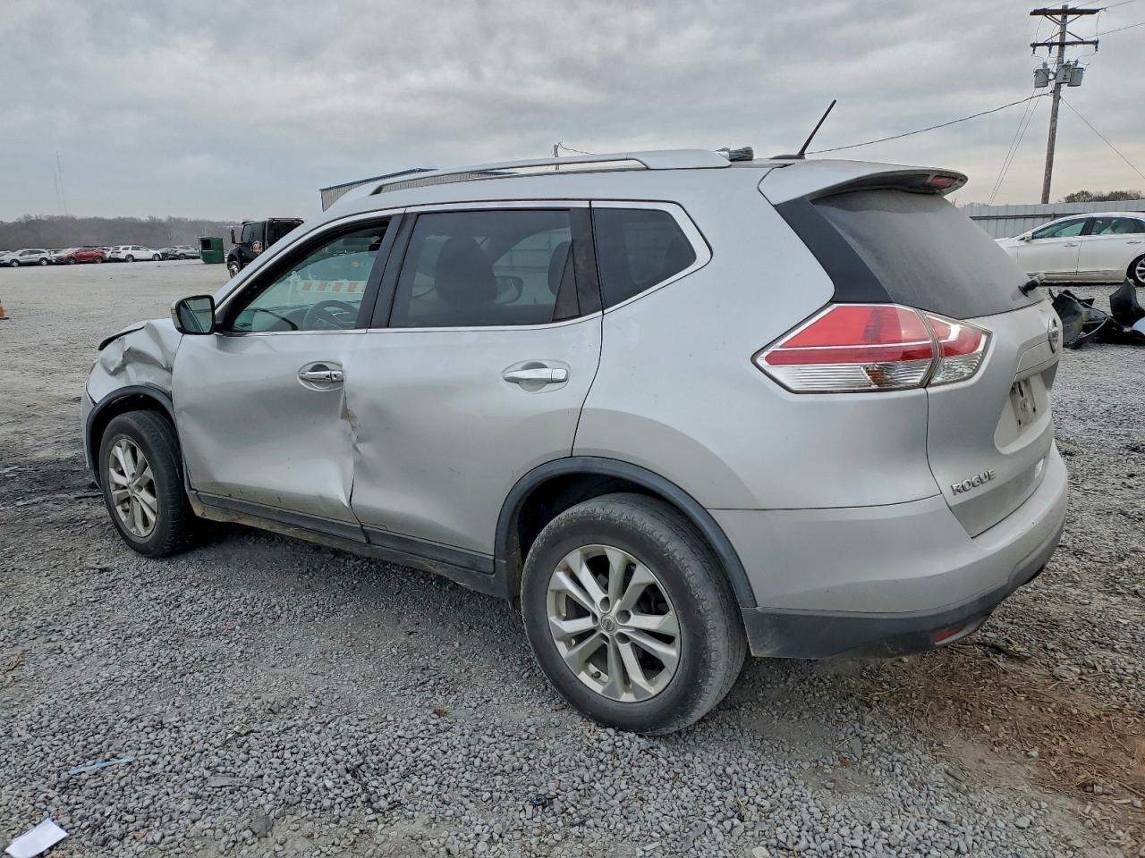 2016 NISSAN ROGUE S photo 2