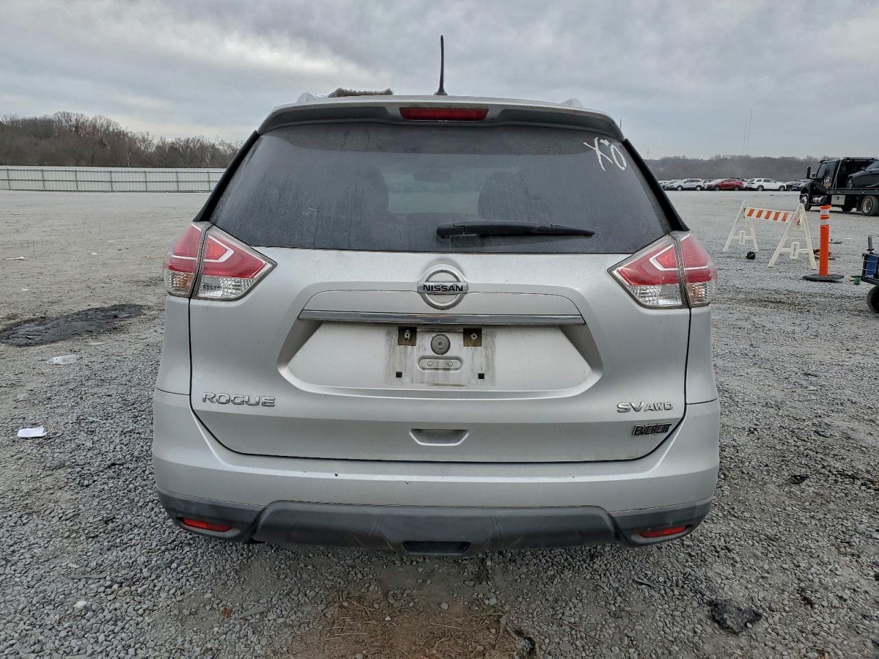 2016 NISSAN ROGUE S photo 6