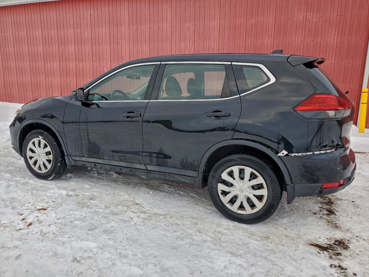 2017 NISSAN ROGUE SV photo 2
