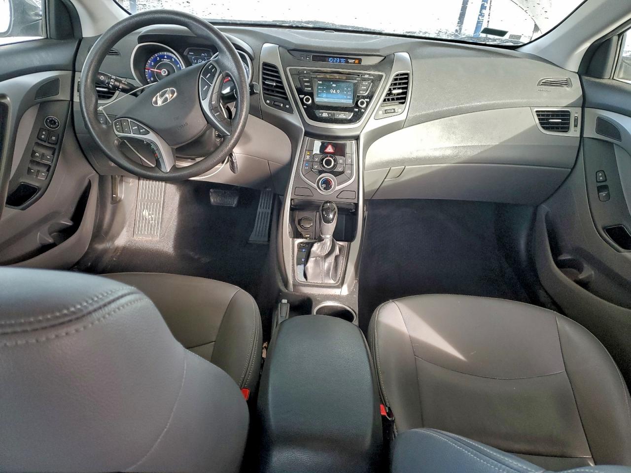 2016 HYUNDAI ELANTRA SE photo 8